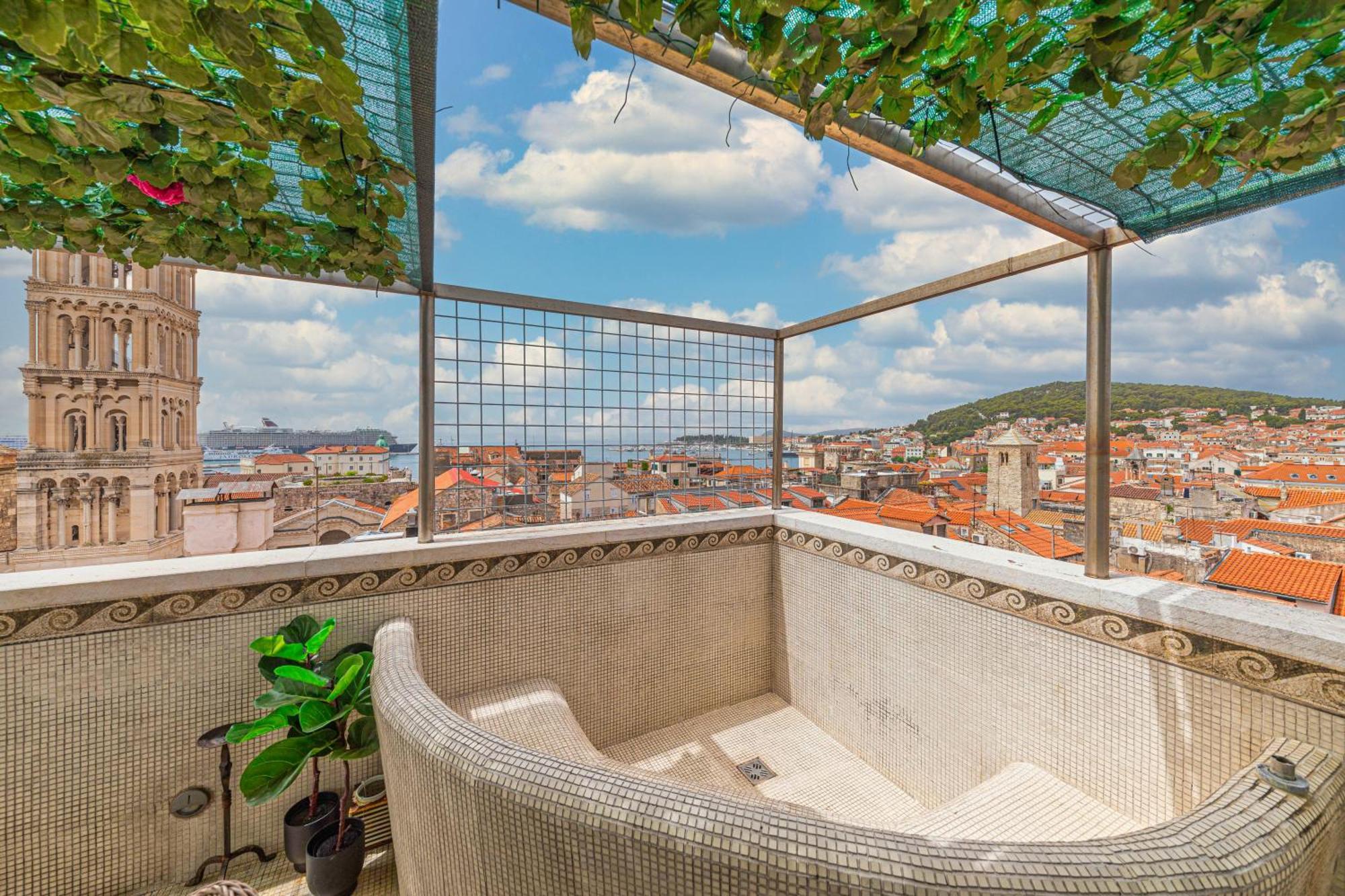 Augubio Penthouse Apartment Split Exterior photo