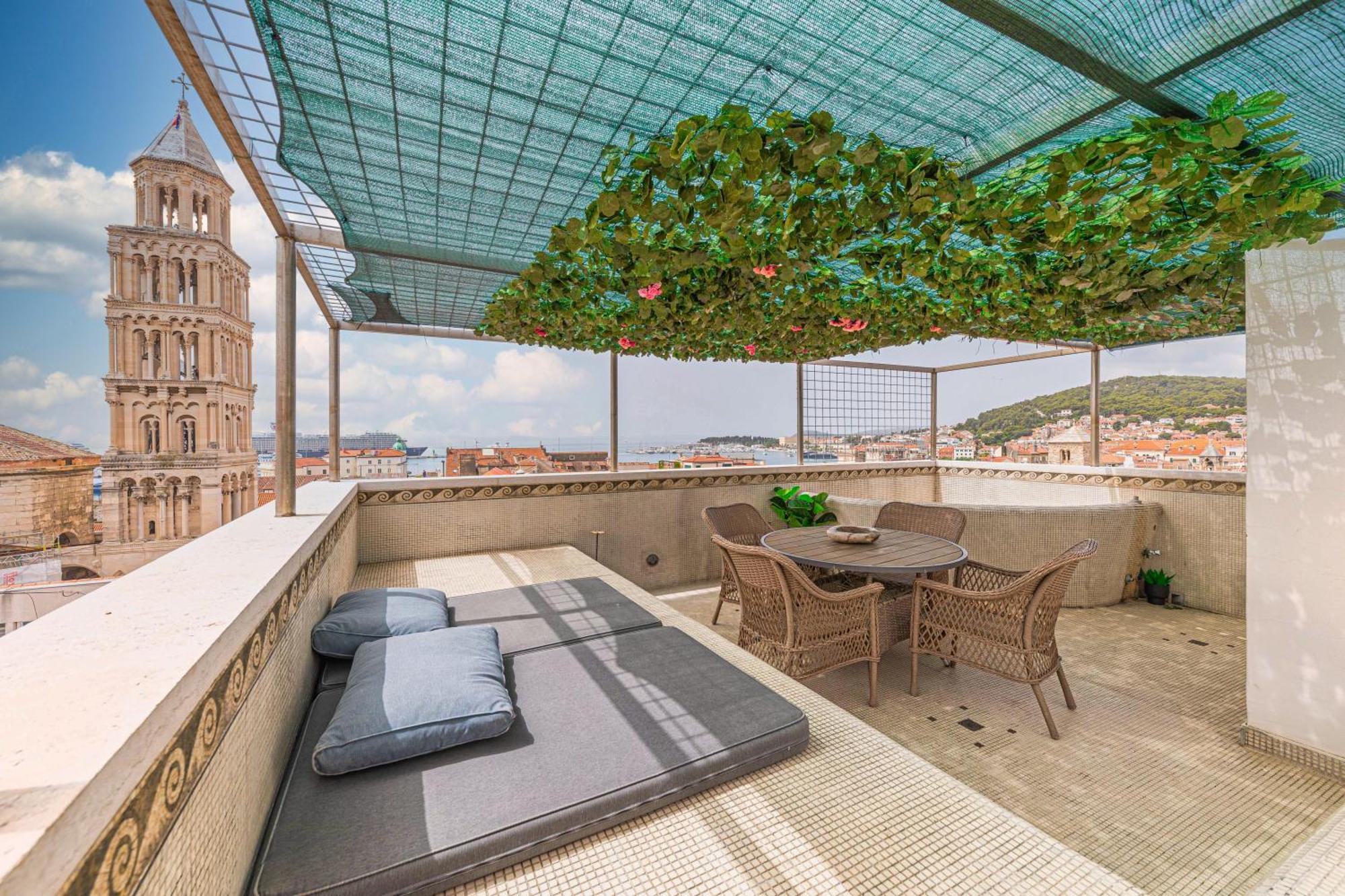 Augubio Penthouse Apartment Split Exterior photo